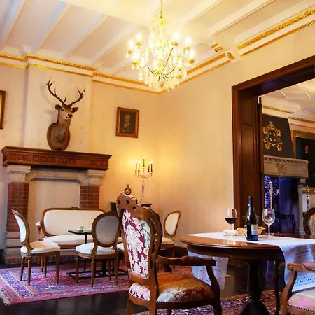 Couette-café Chateau Morreau *
