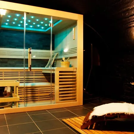 Chateau Morreau Bed & Breakfast *