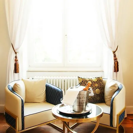 Chateau Morreau Bed & Breakfast *