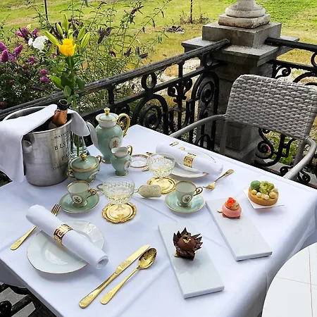 Chateau Morreau Bed & Breakfast *